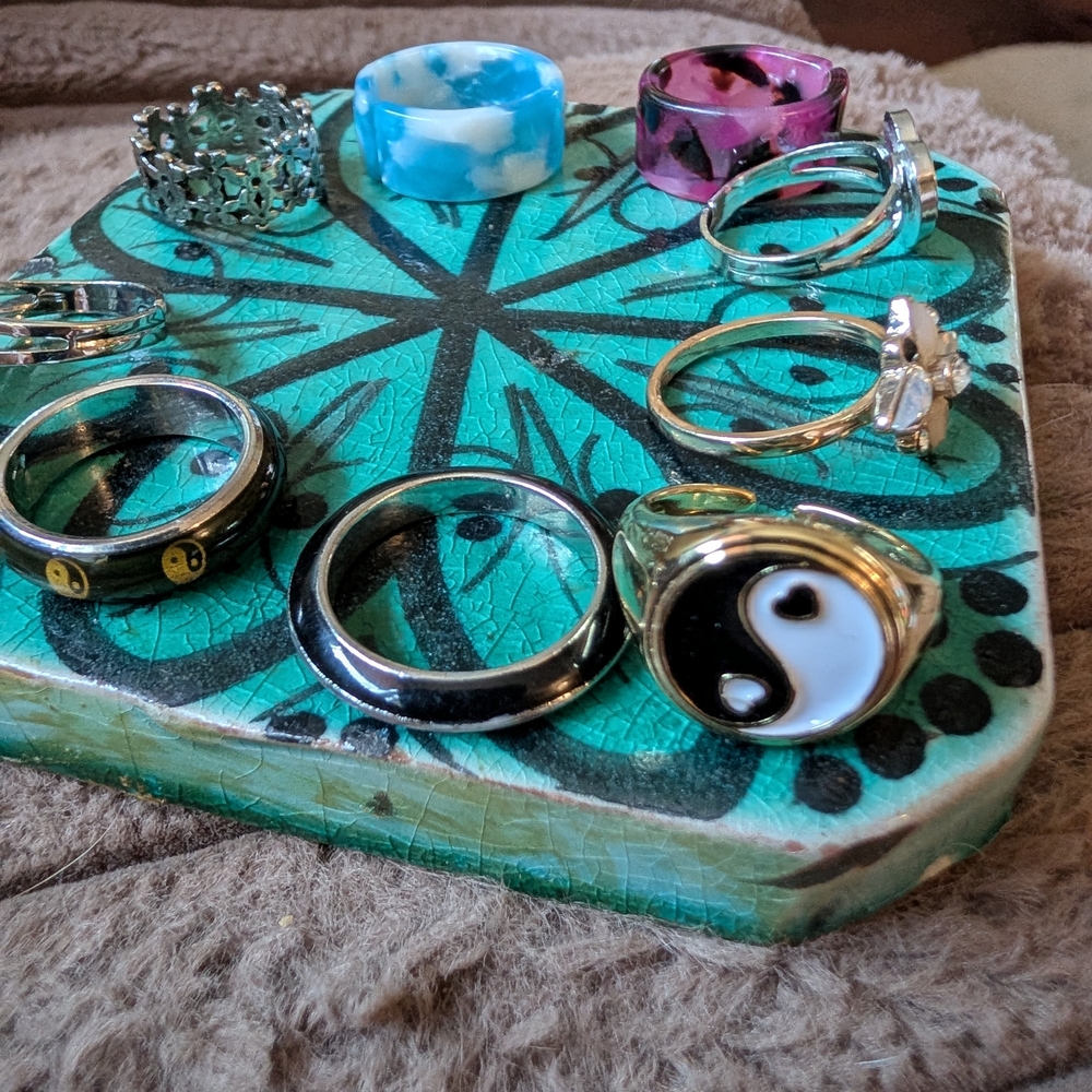 Assorted y2k Fashion Rings Mood Rings Blue Heart and Resin Bands - Picture 2 of 5
